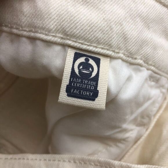 Universal Thread NWT Women's Cut Knee Off White Jeans Size 14 Vintage Straight - Picture 8 of 16